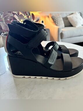 Sorel Cameron Multi-Strap Wedge Sandal in Black Size 8